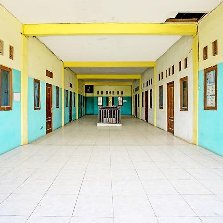 Oyo Life 93037 Nova Jaya Homestay Syariah Lamongan Exterior foto