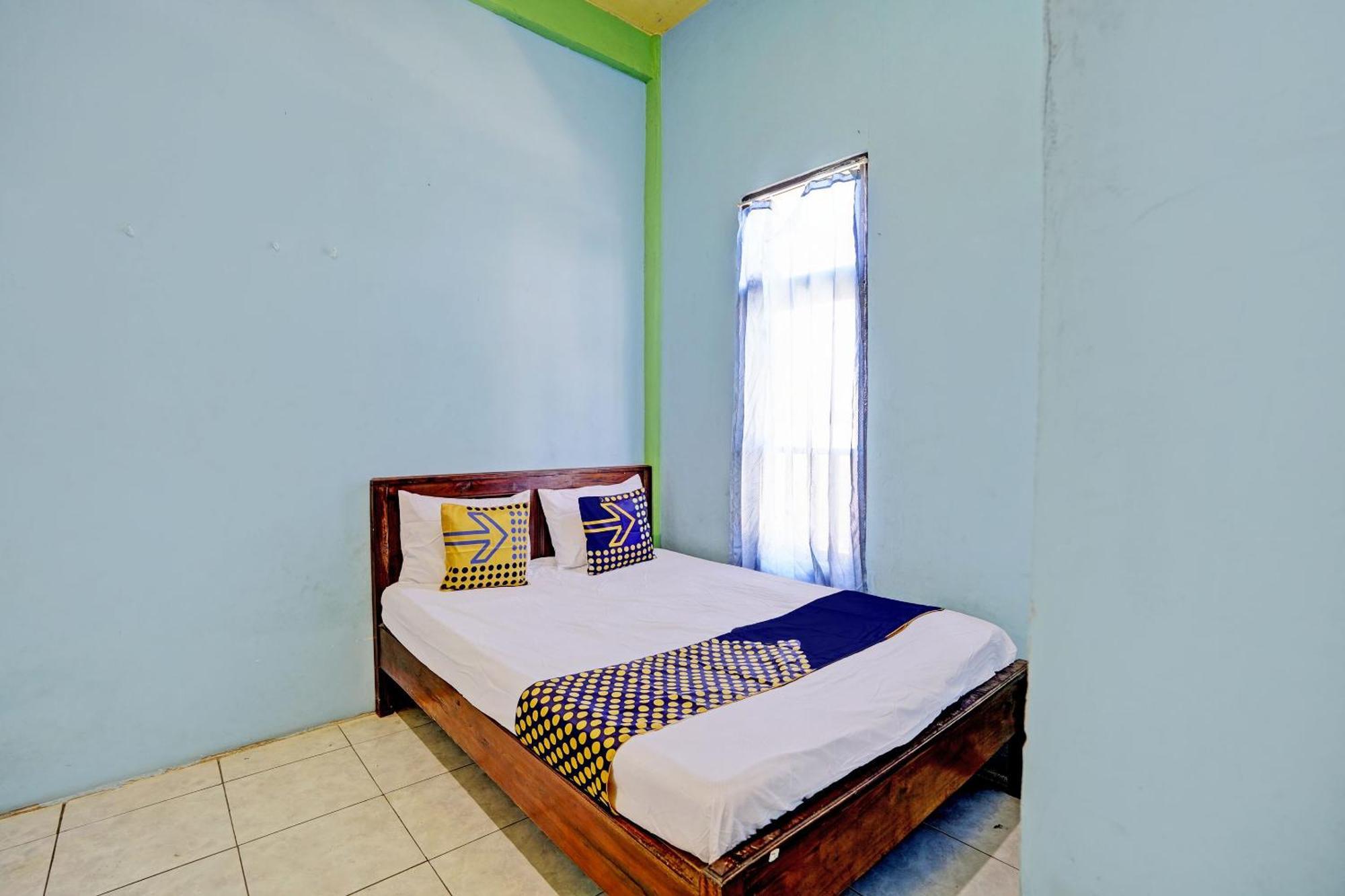 Oyo Life 93037 Nova Jaya Homestay Syariah Lamongan Exterior foto