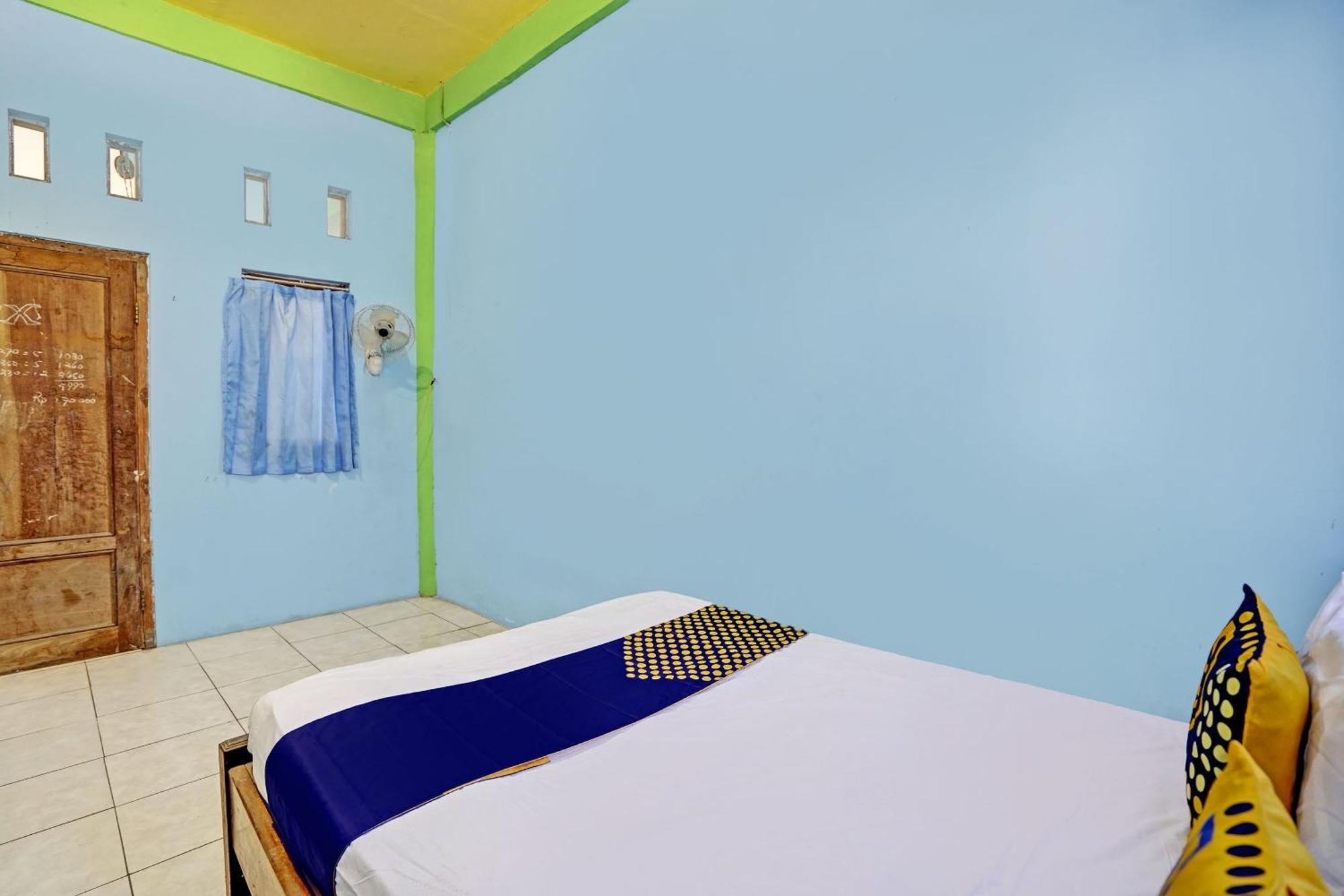 Oyo Life 93037 Nova Jaya Homestay Syariah Lamongan Exterior foto