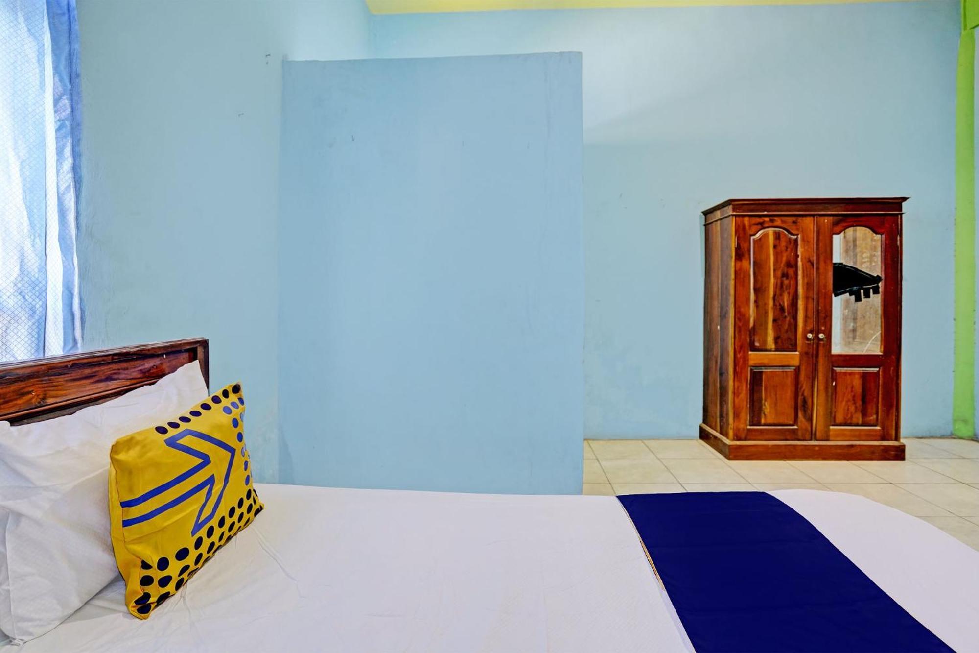 Oyo Life 93037 Nova Jaya Homestay Syariah Lamongan Exterior foto